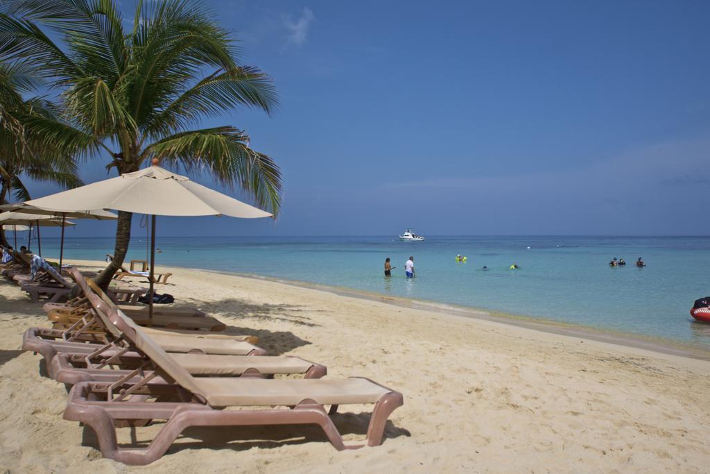 Infinity Bay Spa & Beach Resort West Bay Buitenkant foto