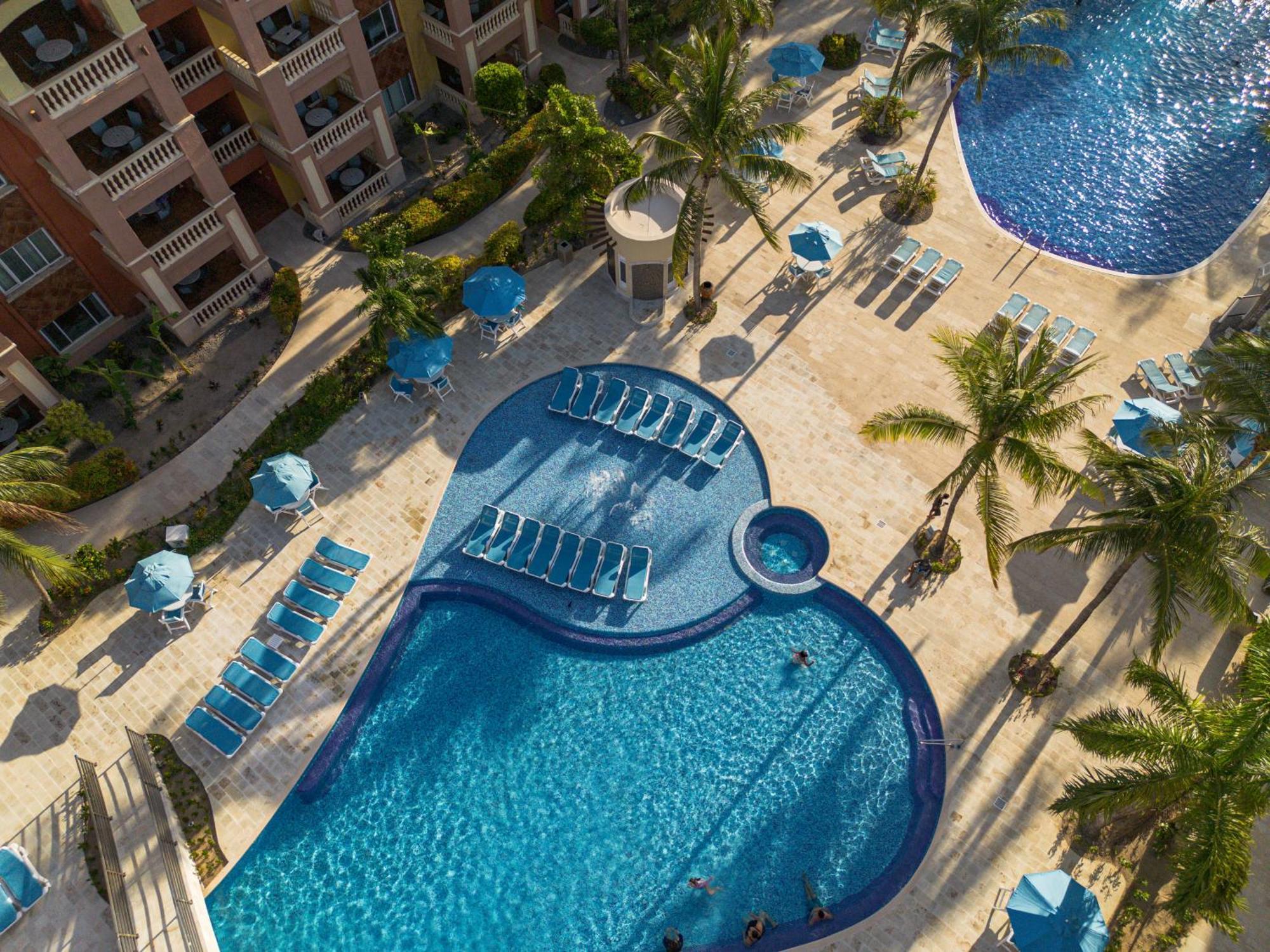 Infinity Bay Spa & Beach Resort West Bay Buitenkant foto