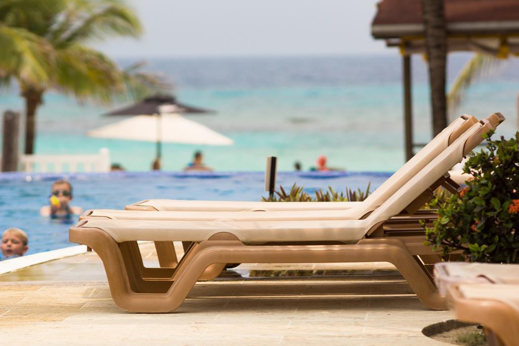Infinity Bay Spa & Beach Resort West Bay Buitenkant foto